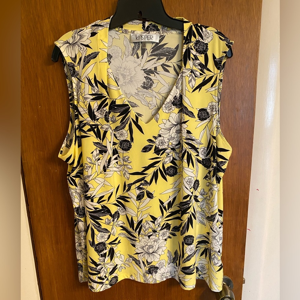 Beautiful yellow, black & white floral tank, size XL by Kasper in EUC